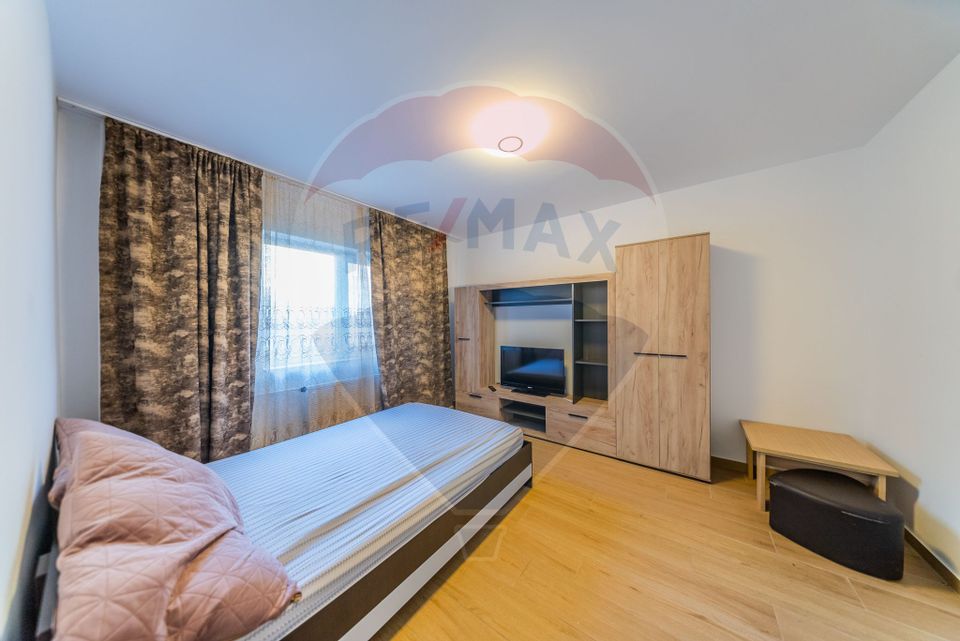 Garsoniera renovata la cheie de inchiriat zona 6 Vanatori,Arad