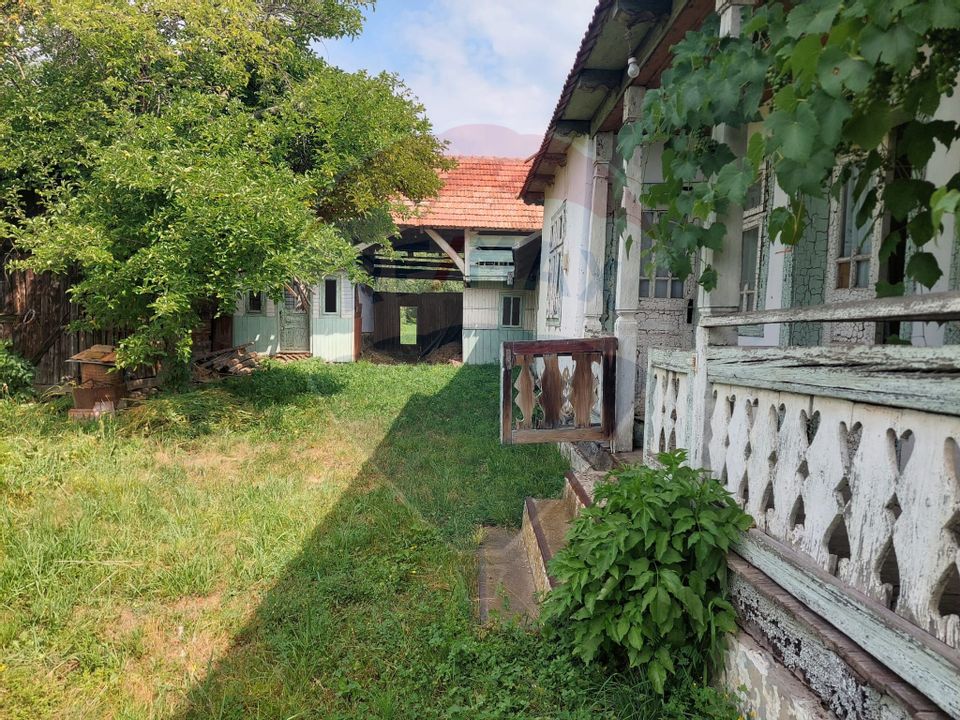 Casa batraneasca de vanzare in Darmanesti jud. Bacau