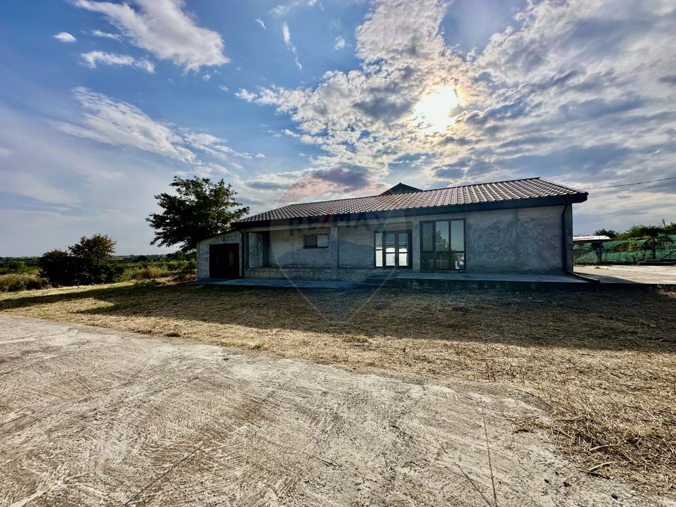 Casă sau Spatiu Dumbraveni langa DN E85