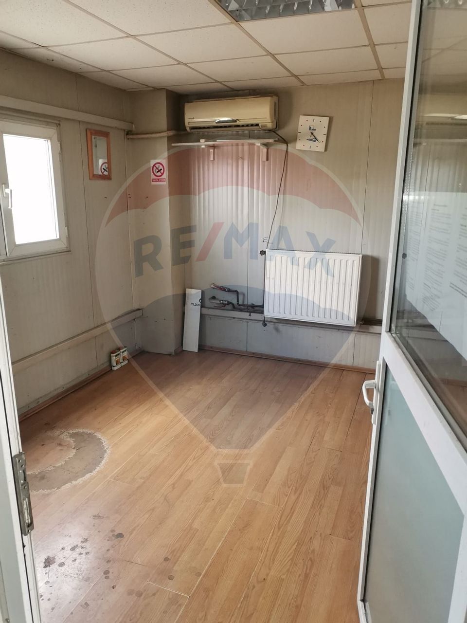 Hală de închiriat Arad. 500 euro/ 150 mp sau 1000 euro/ 300 mp