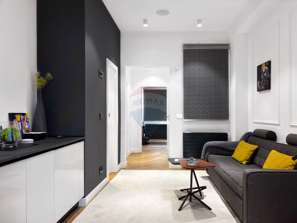 Vedere directă spre Piața Unirii, finisaje lux, apart. chirie, 97.6 mp