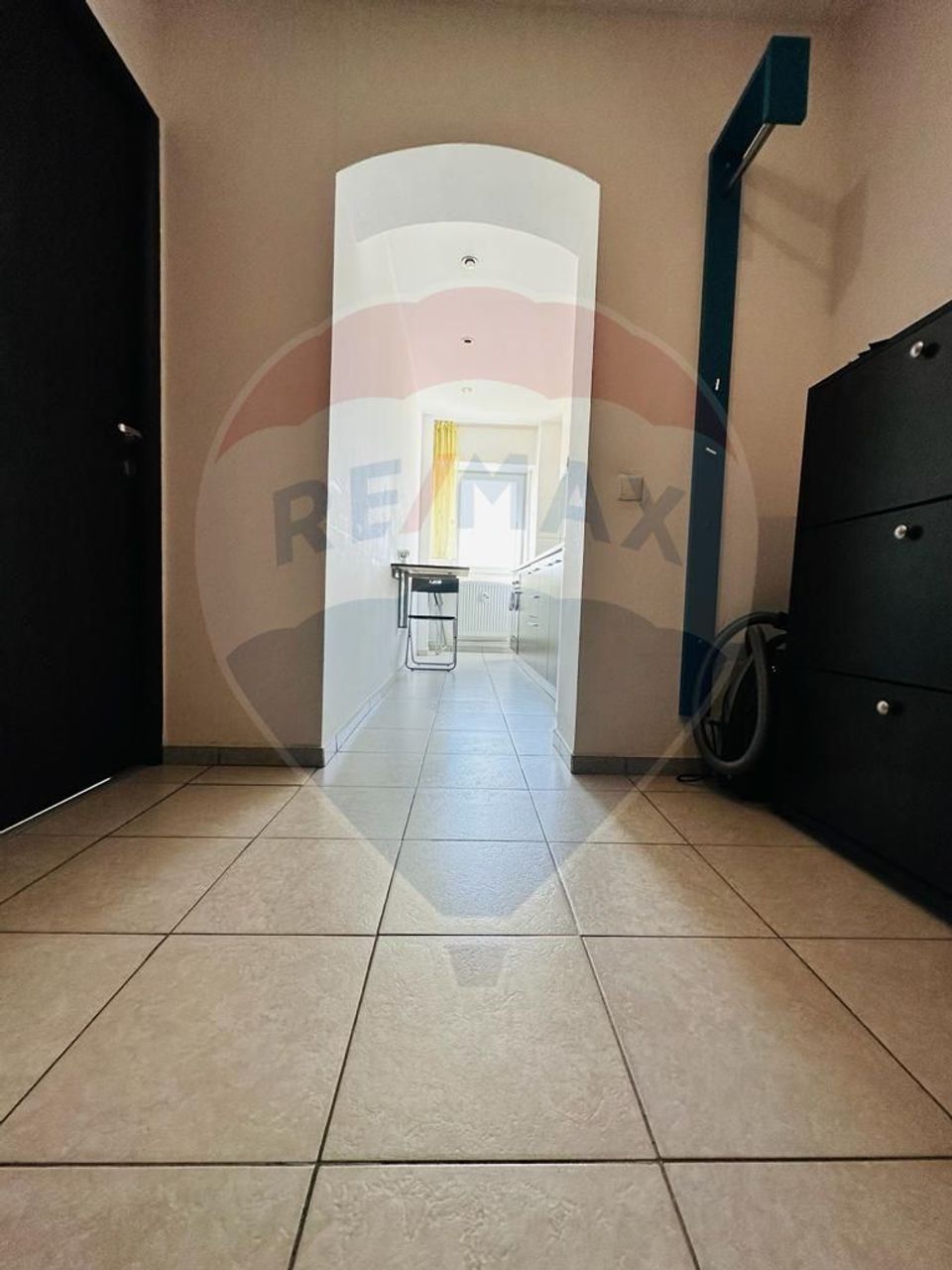 FOR SALE SPACIOUS STUDIO GHICA-TEI