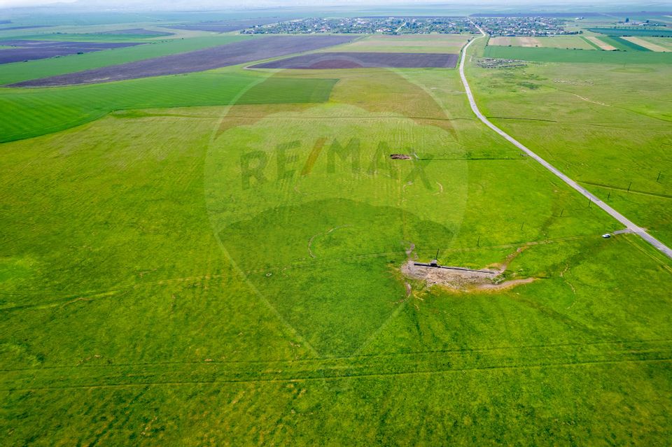 Teren agricol 5 ha, extravilan, 52 m deschidere la șosea