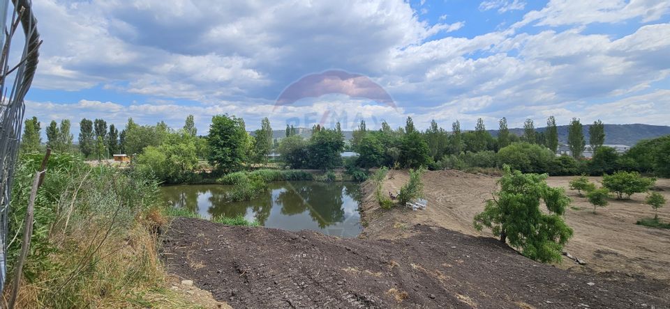 Land 636sqm Luna / Drumul Principala