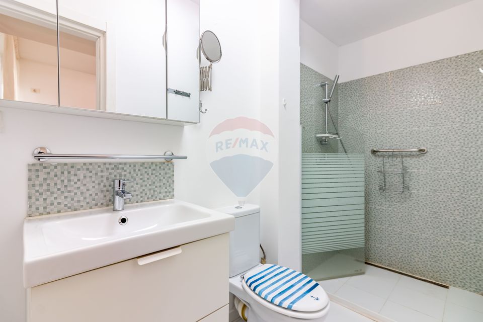 Apartament de vanzare în Bucurestii Noi, curte 80 mp, parcare, boxa