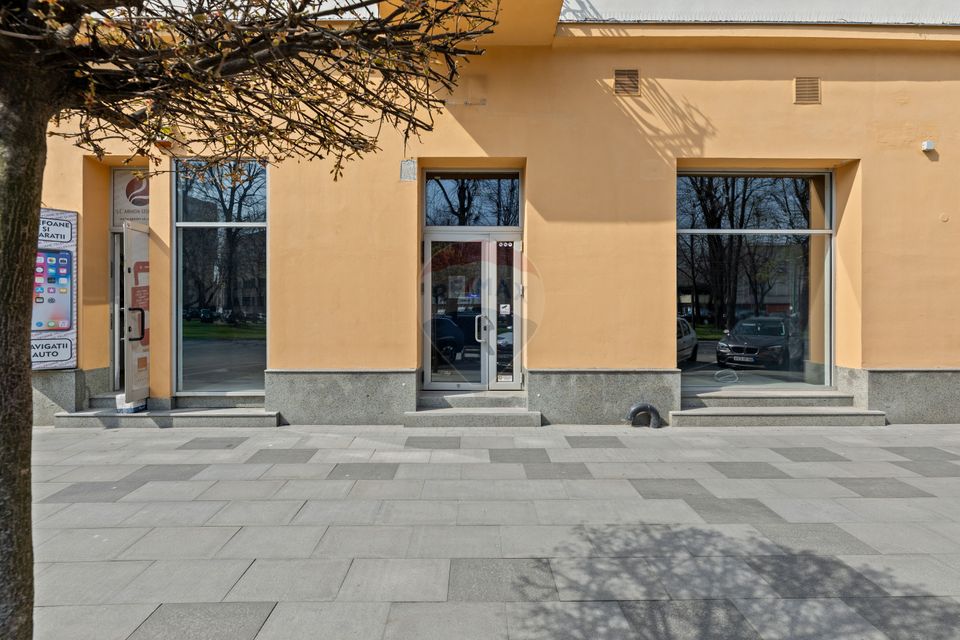 140sq.m Commercial Space for rent, Central area