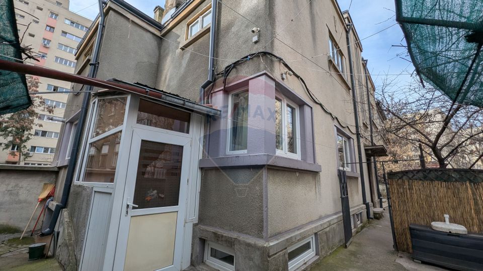 Vânzare Casă / Vilă cu 11 camere  în zona Iancului