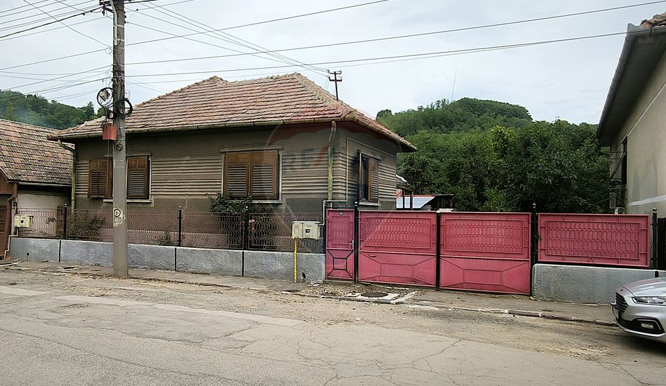 Casă pe un nivel in Medias, teren 533 mp, curte dreapta