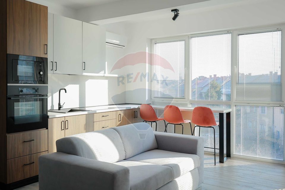 Apartament de închiriat cu 2 camere și parcare, ultracentral, Oradea