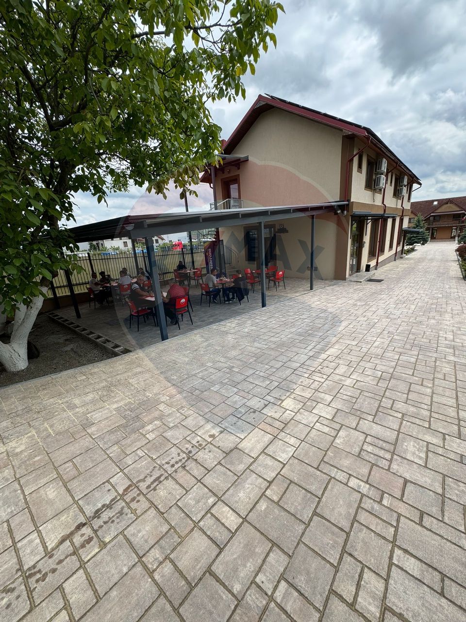 16 room Hotel / Pension for sale