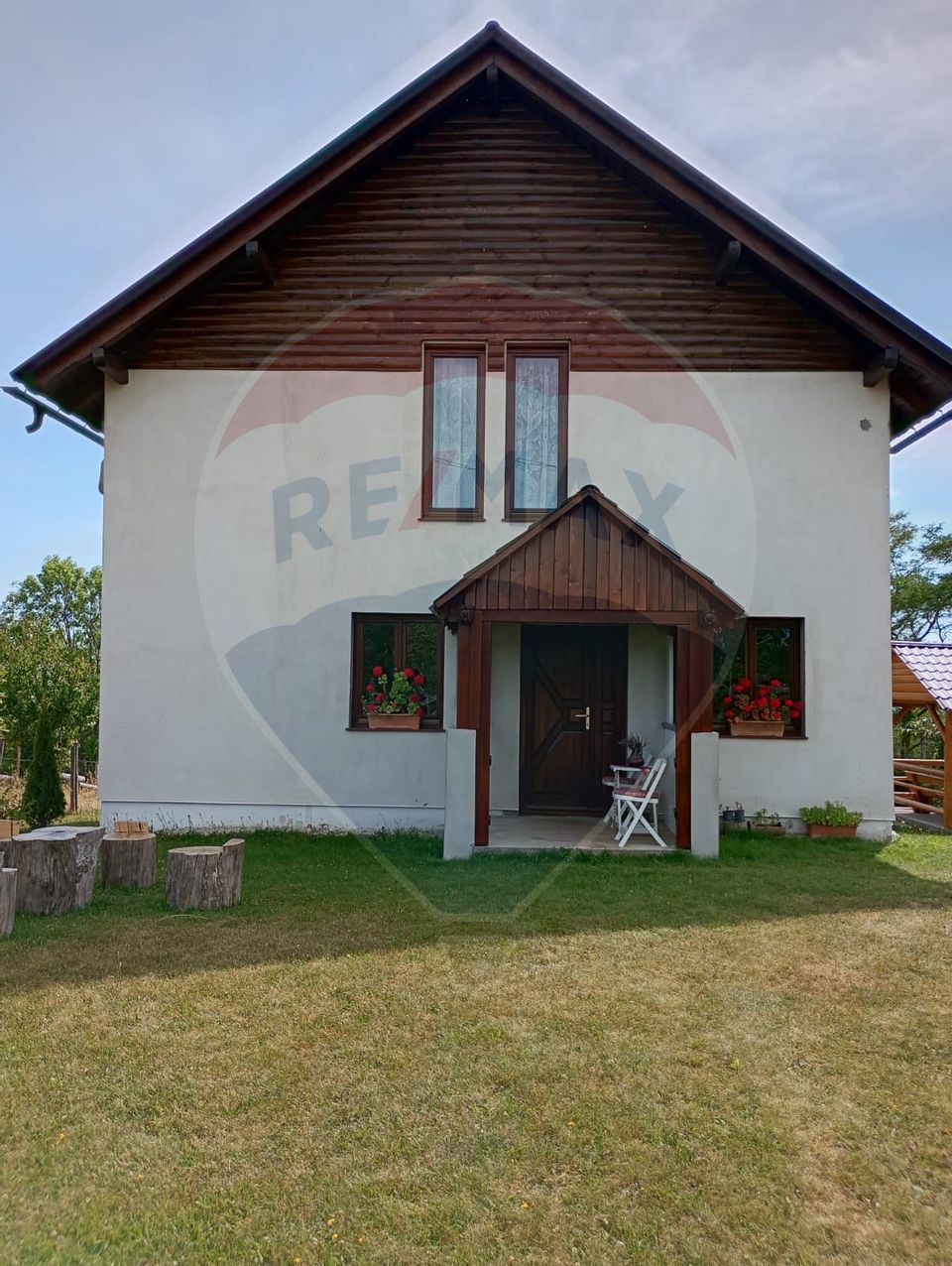 Vanzare 2 cabane de agroturism la 15km de Pestera Scarisoara