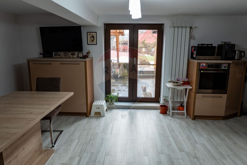 5 room House / Villa for sale, Periferie area