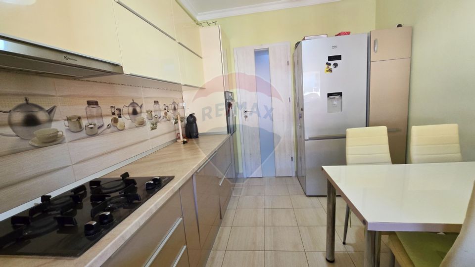 Apartament cu 3 camere de vânzare, 2 locuri de parcare, Floresti