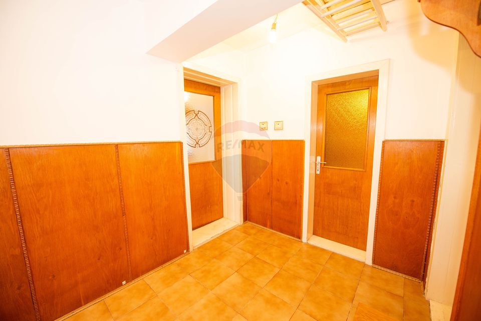 Casa individuala cu 7 camere, de vanzare 250 mp utili,  Buzau