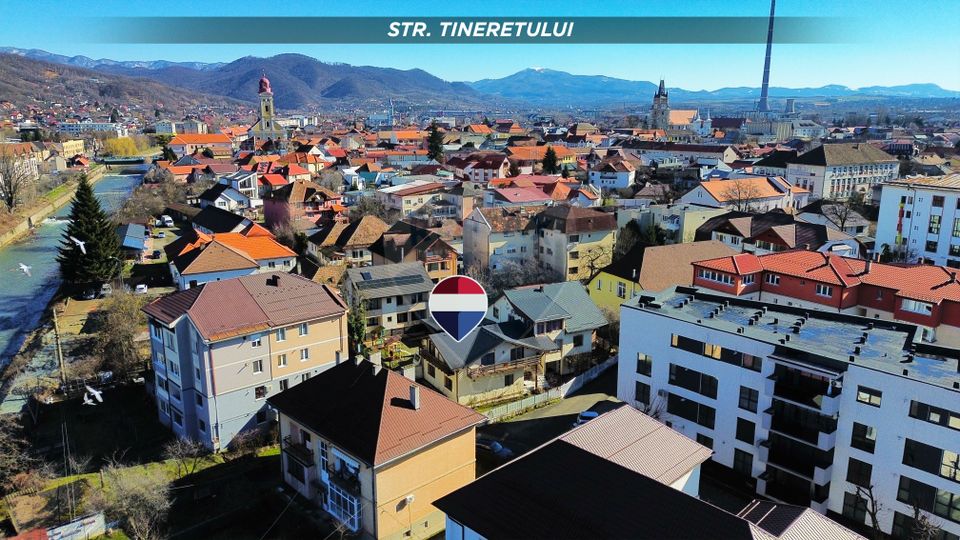 Casă / Vilă cu 5 camere de vânzare în zona Orasul Vechi