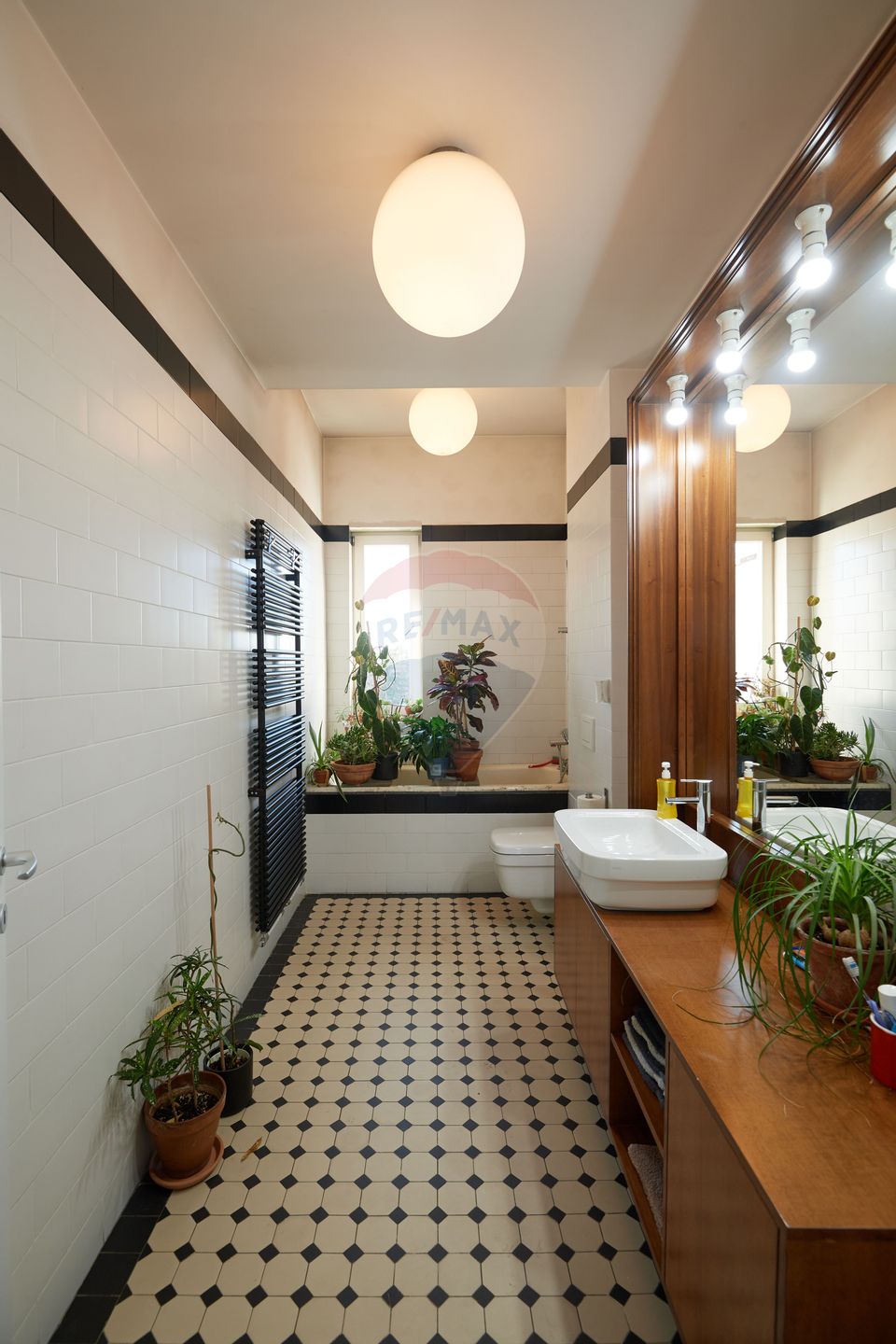 4 room Apartment for sale, Central area