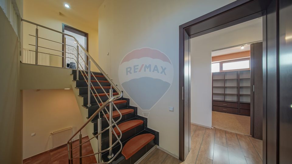 6 room House / Villa for sale
