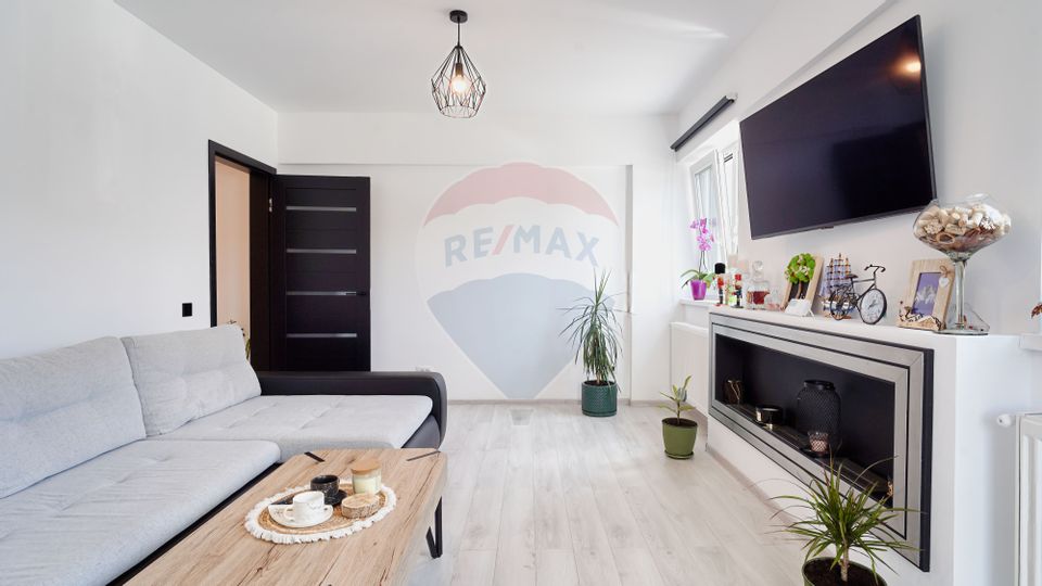 Apartament cu 2 camere, de vânzare, cu grădină și parcare în Noua