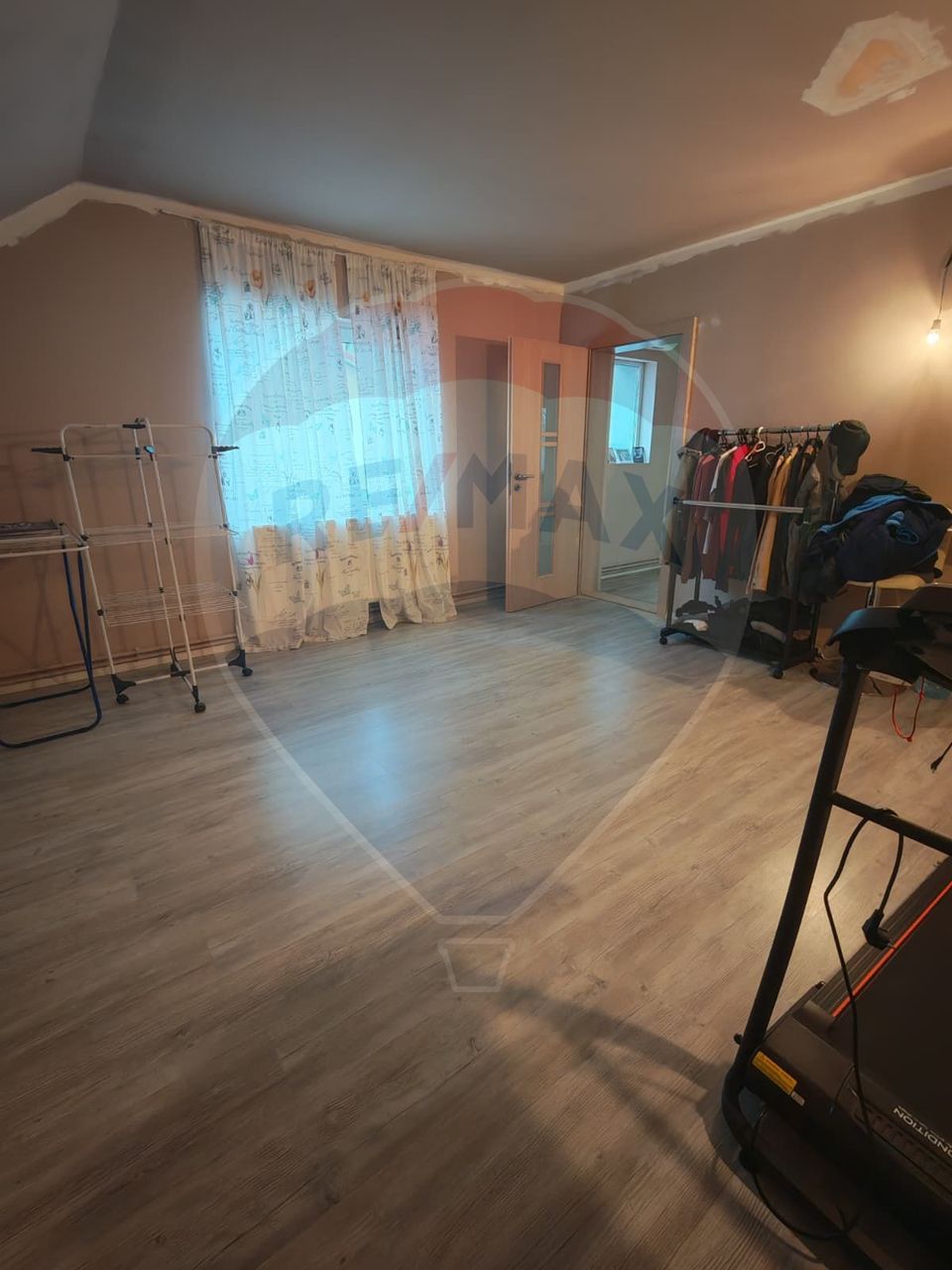 P+E+M cu 13 camere, Bariera Valcii in proximitatea Spitalului Regional