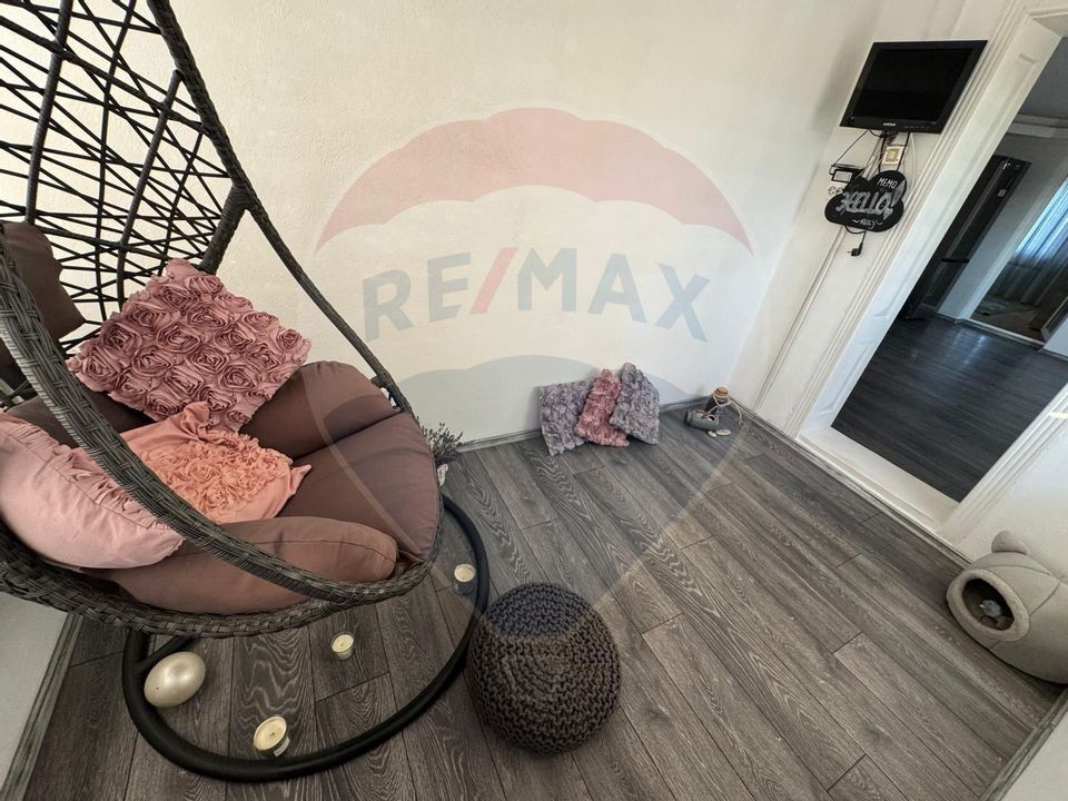 Casă / Vilă cu 7 camere de vânzare în zona Central