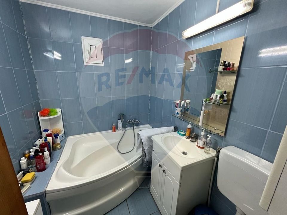 Apartament 3 camere în zona Tineretului