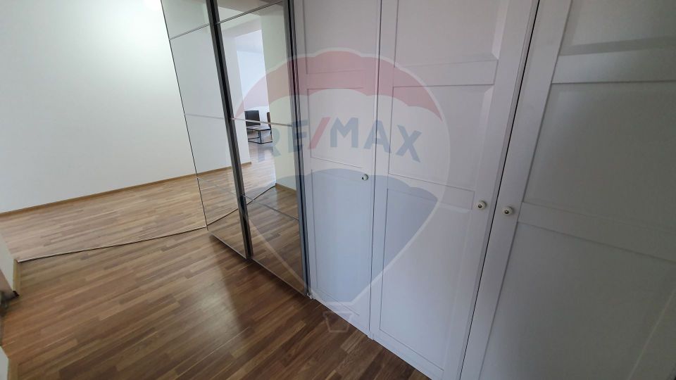Apartament cu 2 camere, 77 mp V4