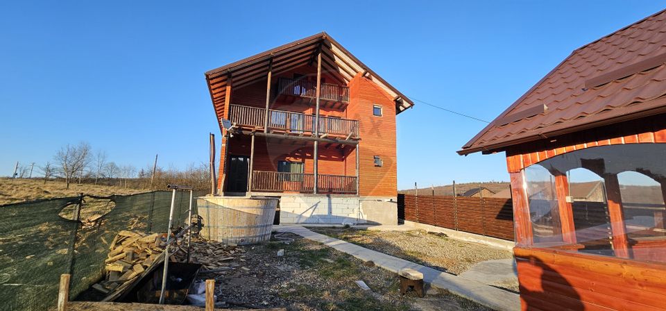 Casă / Vilă cu 7 camere in Paltinoasa-Poiana Bocus, Suceava
