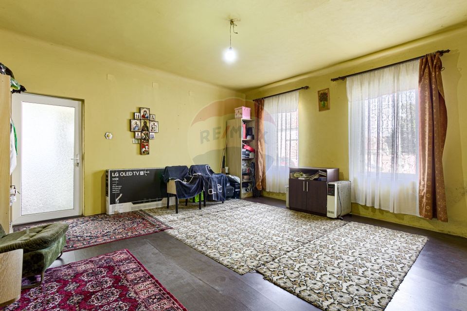 Casă + teren 2379 m²  4 camere de vânzare în Aradul Nou