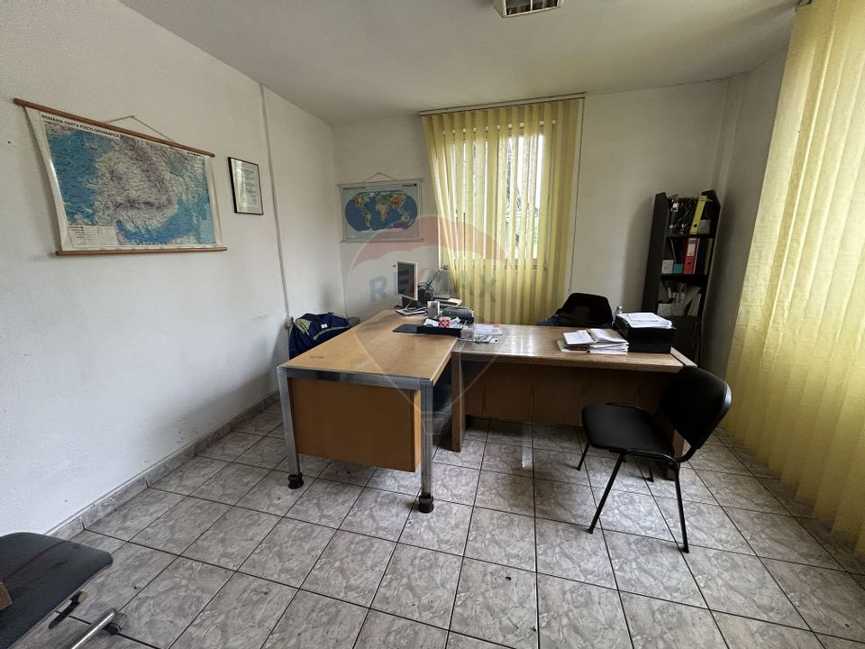 Spațiu industrial de 560mp / platforma betonata 2900mp 100m front