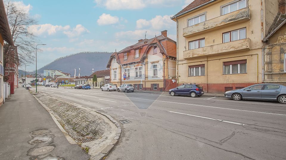 Apartament confortabil, 2 camere de închiriat, locație centrală