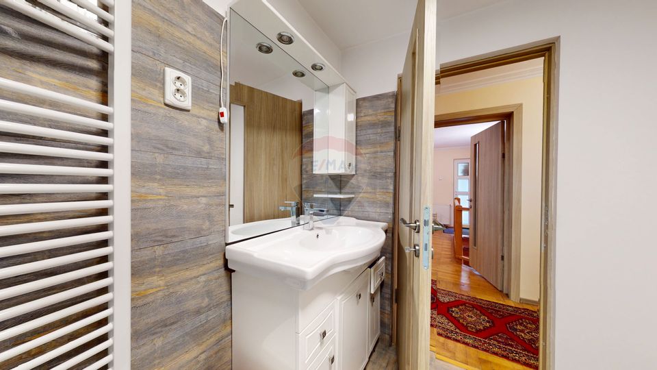 Casă / Vilă cu 9 camere de vânzare în zona Valea Cerbului comision 0%