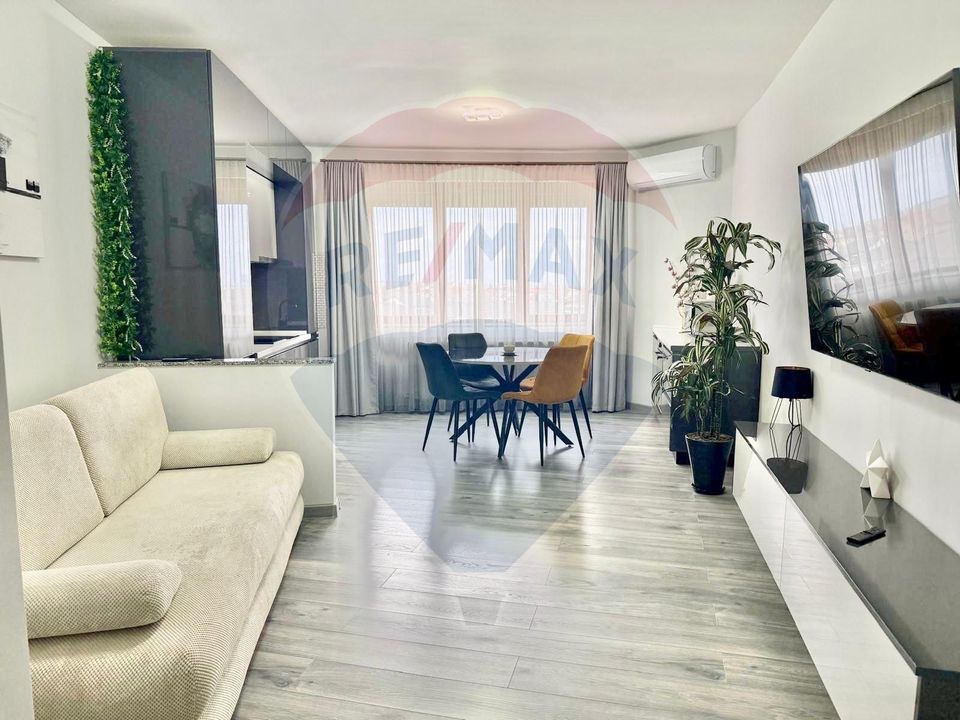 De închiriat apartament cu 3 camere , Zona Oncea