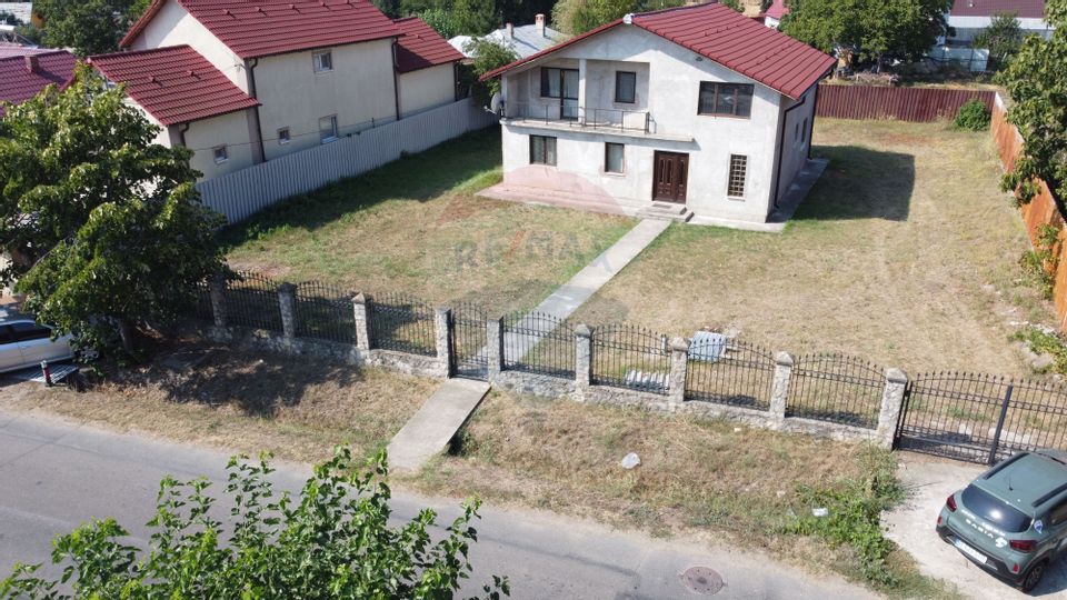 6 room House / Villa for sale