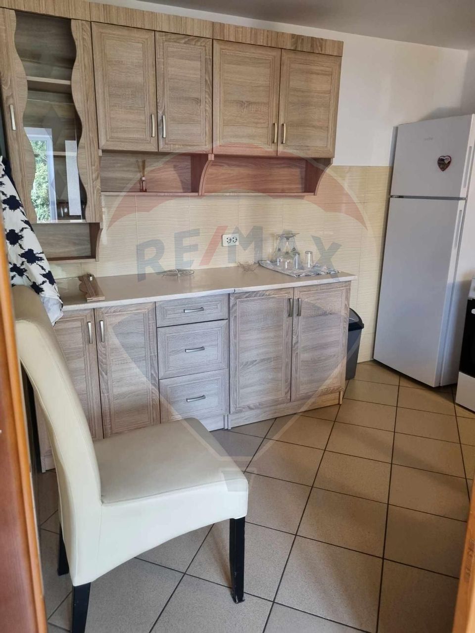 Apartament cu 3 camere de vânzare în zona Central Radauti