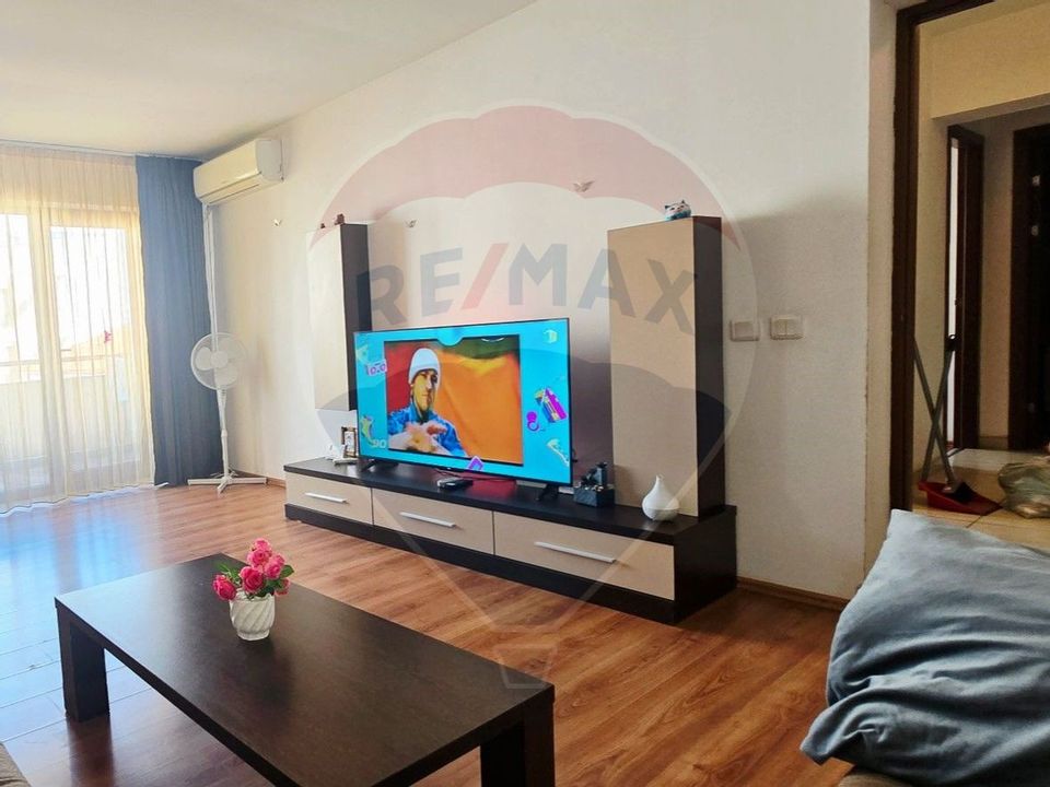 Apartament spatios cu loc de parcare privat în zona Palazu Mare