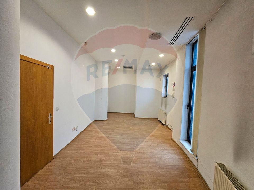 266.7sq.m Office Space for rent, Ultracentral area