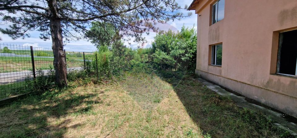 600sq.m Office Space for sale