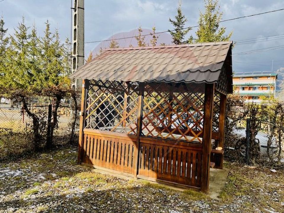 Casă / Vilă cu 4 camere de vânzare