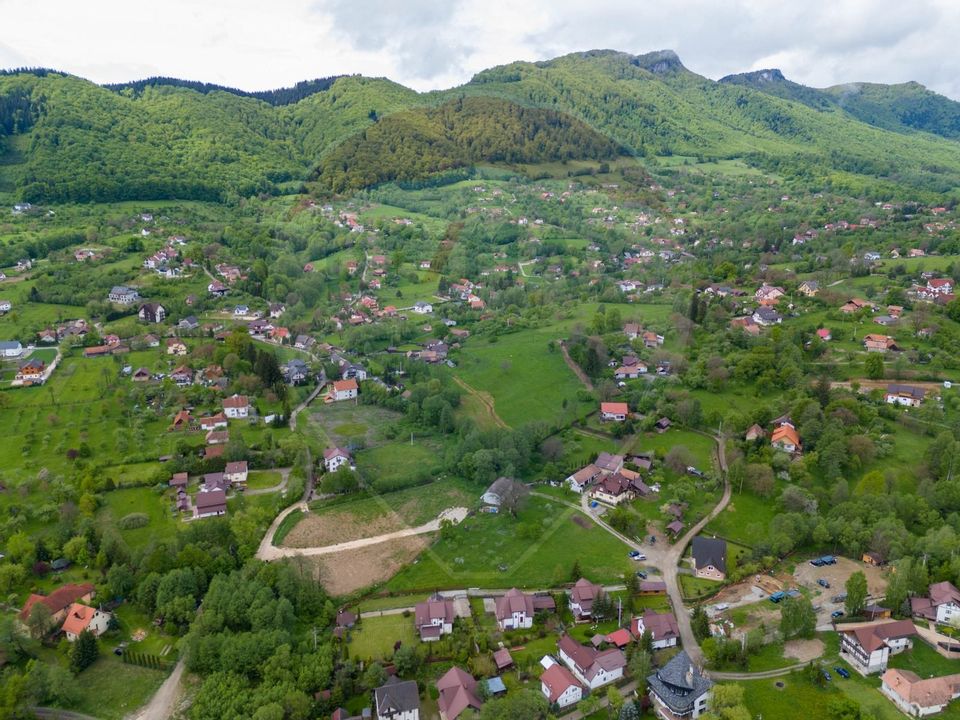 Land 1,000sqm Predelut / Strada Tarina