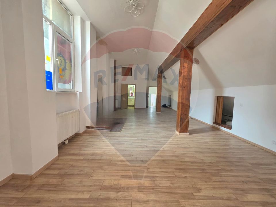 179sq.m Commercial Space for rent, Central area