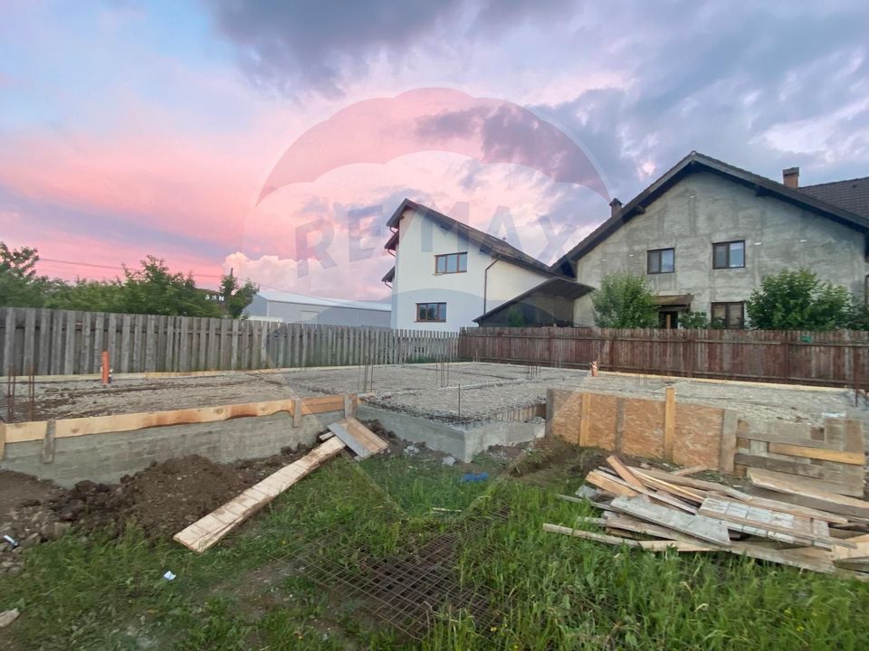 Teren Sacele- zona Kaufland, 500mp, cu proiect, AC, fundatie 150mp