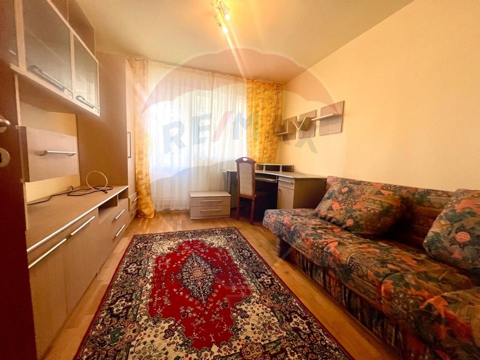 De închiriat apartament cu 4 camere, zona Dacia
