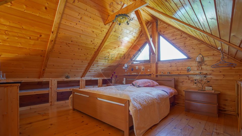 Vilă în zona Glăjărie, 10 camere, Sp + E + M, teren 2789 mp