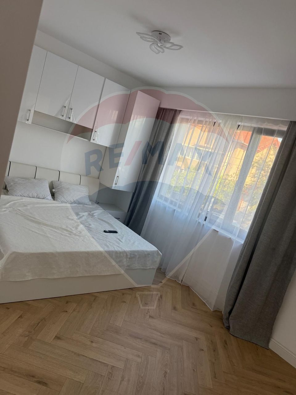 Apartament cu 2 camere de închiriat în zona Central