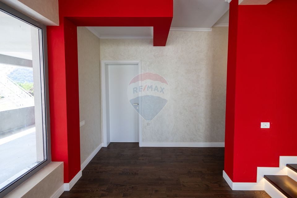 5 room House / Villa for sale