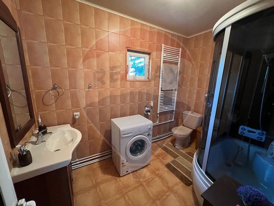 Casă / Vilă Gresu