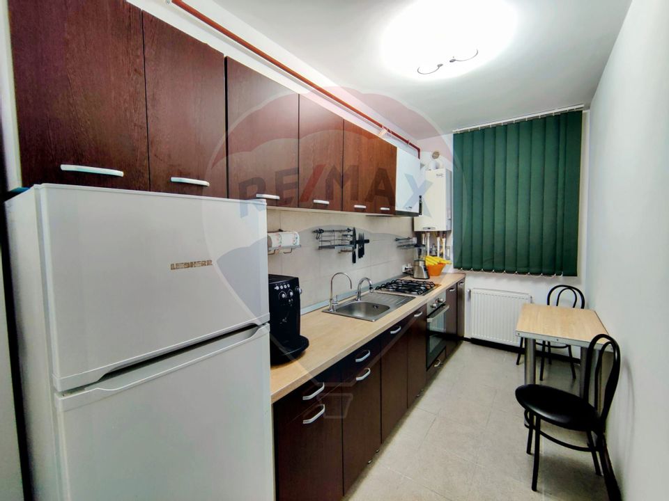 Apartament cu 2 camere de vânzare Dambul Rotund