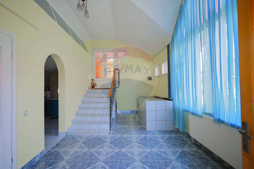 Casă cu 5 camere,489 mp teren de vânzare, în zona Ioșia, Prima Shops