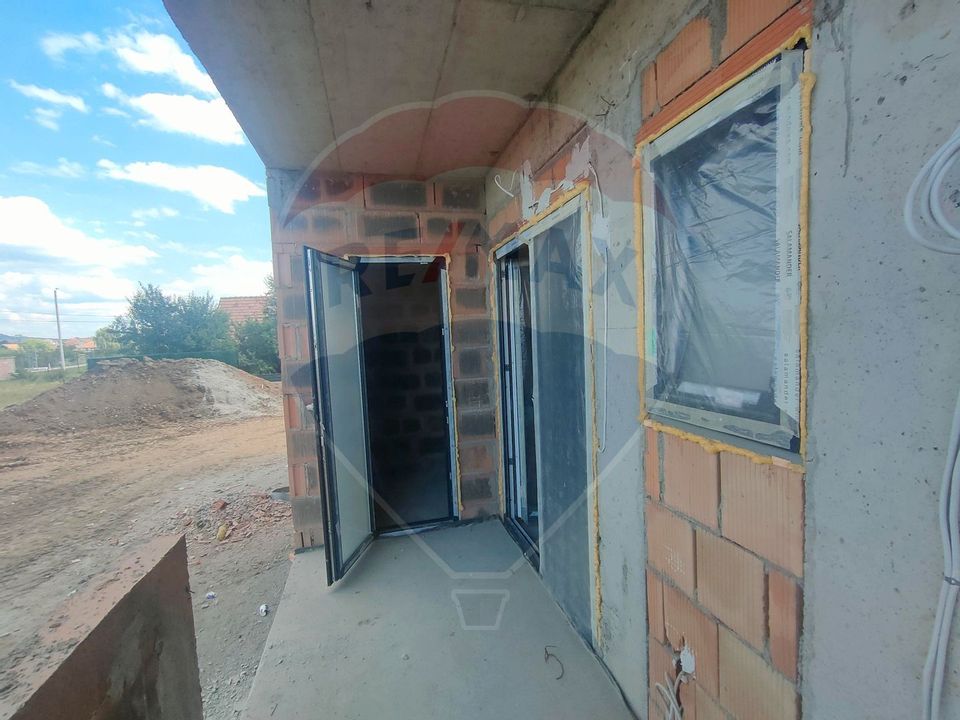 Apartament de vanzare cu gradina