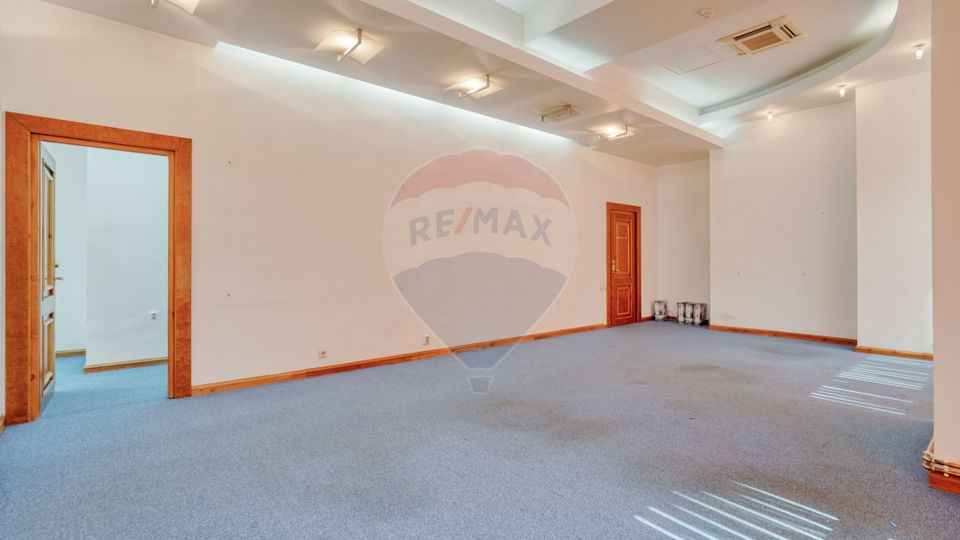 52sq.m Office Space for rent, Ultracentral area